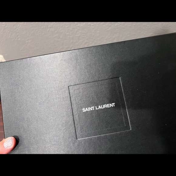 **AUTHENTIC** YSL smooth calfskin Zoe chain bag - Picture 3 of 12